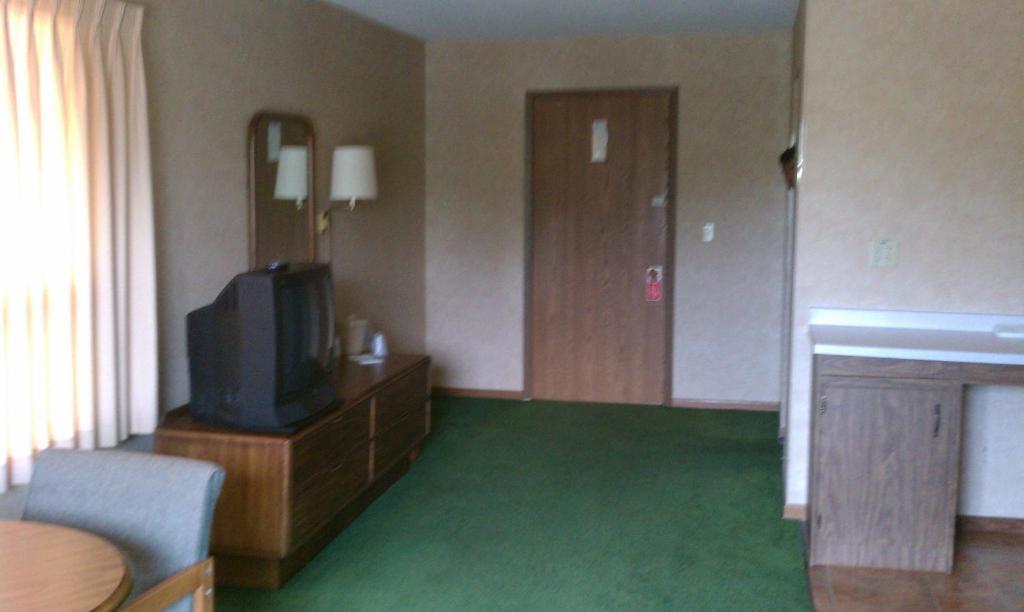 Old Towne Motel 웨스트비 객실 사진
